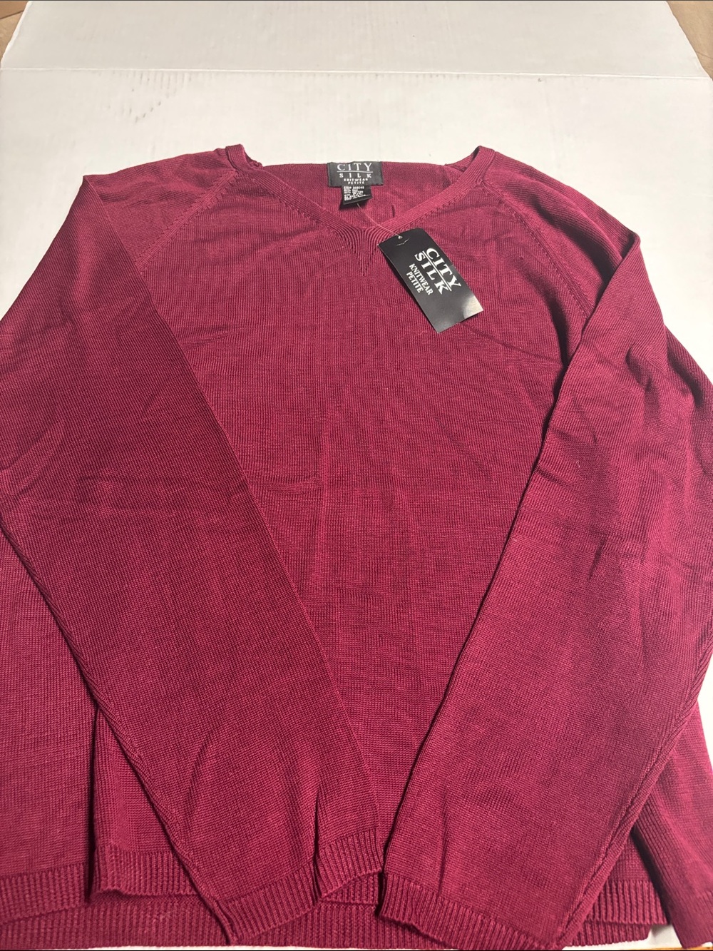 City Silk Men's V-Neck Sweater in Burgundy